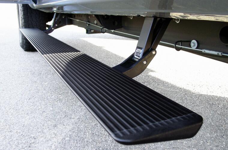 AMP Research Powerstep Running Board | 99-06 GM 1500