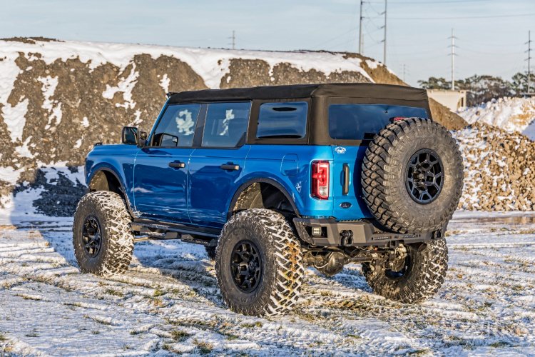 Rough Country 7" Lift Kit | 21+ Ford Bronco 4DR